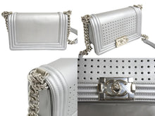 Load image into Gallery viewer, CHANEL シャネル ボーイシャネル チェーンショルダーバッグ 24番台 イタリア製 メタリックカーフレザー シルバー 美品 中古 4c067130