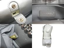 Load image into Gallery viewer, CHANEL シャネル ボーイシャネル チェーンショルダーバッグ 24番台 イタリア製 メタリックカーフレザー シルバー 美品 中古 4c067130