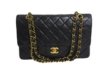 Load image into Gallery viewer, CHANEL シャネル マトラッセ 25 ショルダーバッグ ダブルフラップ 2番台 ラムスキン ブラック ゴールド 美品 中古 4c067149