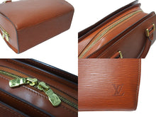 Load image into Gallery viewer, LOUIS VUITTON ルイ ヴィトン ポンヌフ ハンドバッグ M52053 エピレザー ケニアンブラウン 美品 中古 4c067157