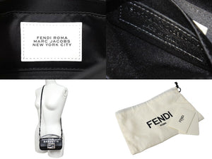極美品 FENDI フェンディ マークジェイコブスコラボ バゲット フォンポーチ 2WAYバッグ 7AS142 レザー ブラック 中古 4c067168 