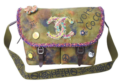 極美品 CHANEL シャネル エンブロイダリー メッセンジャーバッグ 21番台 グラフィティ カーキ ココマーク A92790 中古 4c067174