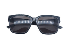 Load image into Gallery viewer, BALENCIAGA バレンシアガ BB ロゴ サングラス BB0056SA 001 ブラック EVERDAY コレクション プラスチック アイウェア 56□17 美品 中古 4c067179