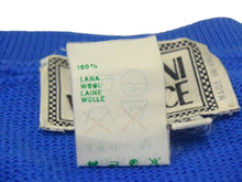Load image into Gallery viewer, GIANNI VERSACE ジャンニ ヴェルサーチ オーバーサイズニット 1990s ウール ブルー マルチカラー サイズ42 美品 中古 4c067467