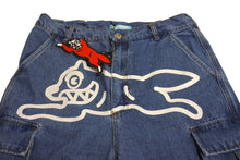 Load image into Gallery viewer, 新品未使用 Billionaire Boys Club ビリオネアボーイズクラブ 2WAY ウォッシュドデニム カーゴパンツ ブルー デニム ICEJP241P002 サイズM 中古 4c067481