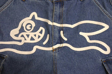 Load image into Gallery viewer, 新品未使用 Billionaire Boys Club ビリオネアボーイズクラブ 2WAY ウォッシュドデニム カーゴパンツ ブルー デニム ICEJP241P002 サイズM 中古 4c067481