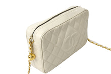 Load image into Gallery viewer, CHANEL シャネル ショルダーバッグ 2番台 ココマーク ココボール ホワイト キャビアスキン ゴールド金具 美品 中古 4c067493cc