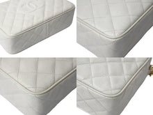 Load image into Gallery viewer, CHANEL シャネル ショルダーバッグ 2番台 ココマーク ココボール ホワイト キャビアスキン ゴールド金具 美品 中古 4c067493cc