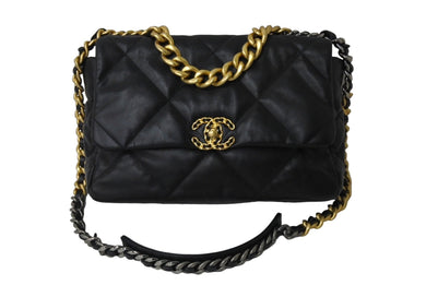 CHANEL シャネル19 マトラッセ ショルダーバッグ AS1161 30番台 ラムスキン ブラック ゴールド金具 美品 中古 4c067498