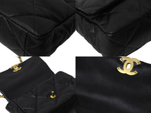 Load image into Gallery viewer, CHANEL シャネル19 マトラッセ ショルダーバッグ AS1161 30番台 ラムスキン ブラック ゴールド金具 美品 中古 4c067498