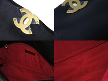 Load image into Gallery viewer, CHANEL シャネル19 マトラッセ ショルダーバッグ AS1161 30番台 ラムスキン ブラック ゴールド金具 美品 中古 4c067498