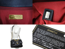 Load image into Gallery viewer, CHANEL シャネル19 マトラッセ ショルダーバッグ AS1161 30番台 ラムスキン ブラック ゴールド金具 美品 中古 4c067498