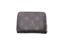 Load image into Gallery viewer, LOUIS VUITTON ルイヴィトン ジッピー コインパース M60067 モノグラムキャンバス ゴールド金具 ブラウン 美品 中古 4c067522