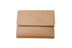 新品未使用 CHANEL シャネル ココマーク 三つ折り財布 8番台 イタリア製 キャビアスキン ベージュ ゴールド金具 美品 中古 4c067555