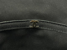 Load image into Gallery viewer, 新品未使用 2024年 CHANEL シャネル バケットハット リバーシブル ムートン 帽子 ココマーク イタリア製 ブラック 中古 4c067586