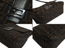 画像をギャラリービューアに読み込む, FENDI フェンディ マンマバケット ハンドバッグ ズッカ柄 ズッカブラウン シルバー金具 美品 中古 4c067595 