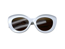 Load image into Gallery viewer, 新品同様 LOEWE ロエベ サングラス LW40051F サイズ53□21 145 ホワイト ブラウン プラスチック アナグラムロゴ 中古 4c067609