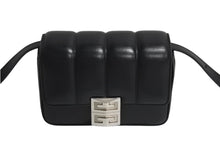 Load image into Gallery viewer, Givenchy ジバンシー ショルダーバッグ 4G キルティング レザー スモール シルバー金具 ブラック 美品 中古 4c067614