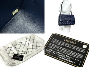 極美品 CHANEL シャネル チェーンショルダーバッグ キャビアスキン マトラッセ30 Wフラップ ネイビー シルバー金具 19番台 中古 4c067661