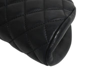 Load image into Gallery viewer, CHANEL シャネル マトラッセ クラッチバッグ セカンドバッグ がま口 ラムスキン 15番台 ブラック シルバー金具 美品 中古 4c067670