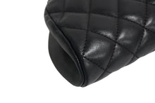 Load image into Gallery viewer, CHANEL シャネル マトラッセ クラッチバッグ セカンドバッグ がま口 ラムスキン 15番台 ブラック シルバー金具 美品 中古 4c067670