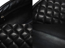 Load image into Gallery viewer, CHANEL シャネル マトラッセ クラッチバッグ セカンドバッグ がま口 ラムスキン 15番台 ブラック シルバー金具 美品 中古 4c067670