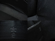 Load image into Gallery viewer, LOUIS VUITTON ルイヴィトン ポシェットヴォワヤージュMM クラッチバッグ M64440 シルバー金具 ブラック 美品 中古 4c067676
