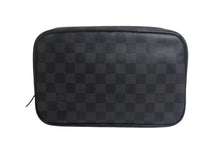 Load image into Gallery viewer, 極美品 Louis Vuitton ルイヴィトン ダミエグラフィット トゥルース トワレットGM N47521 セカンドバッグ ポーチ ブラック 中古 4c067725