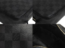 Load image into Gallery viewer, 極美品 Louis Vuitton ルイヴィトン ダミエグラフィット トゥルース トワレットGM N47521 セカンドバッグ ポーチ ブラック 中古 4c067725