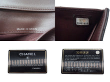 Load image into Gallery viewer, CHANEL シャネル クラシック スモール フラップ ウォレット 三つ折り財布 31番台 キャビアスキン ブラック 美品 中古 4c067745