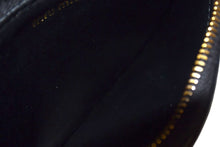 Load image into Gallery viewer, 極美品 MIUMIU ミュウミュウ コインケース 5MB006 マテラッセ ラムスキン キルティング ブラック ロゴ 中古 4c067789