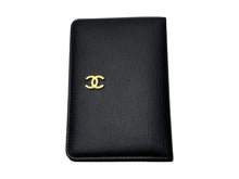 Load image into Gallery viewer, 極美品 CHANEL シャネル カードケース ココマーク ソフトカーフ 手帳カバー ゴールド金具 ブラック 6番台 中古 4c067842