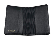 Load image into Gallery viewer, 極美品 CHANEL シャネル カードケース ココマーク ソフトカーフ 手帳カバー ゴールド金具 ブラック 6番台 中古 4c067842