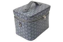 Load image into Gallery viewer, 新品同様 GOYARD ゴヤール ミューズ ヴァニティ ケース グレー PVC バニティバッグ ロゴ 化粧品入れ シルバー金具 中古 4c067870