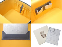Load image into Gallery viewer, 新品同様 GOYARD ゴヤール ミューズ ヴァニティ ケース グレー PVC バニティバッグ ロゴ 化粧品入れ シルバー金具 中古 4c067870