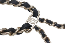 Load image into Gallery viewer, 極美品 CHANEL シャネル ネックレス AB6135 バッグ型ロングネックレス ペンダント ゴールド ブラック 中古 4c067894
