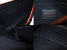 Load image into Gallery viewer, LOUIS VUITTON ルイヴィトン ポシェット アポロPM モノグラムネオン ポーチ アップサイドダウン M62898 ネイビー 美品 中古 4c067897
