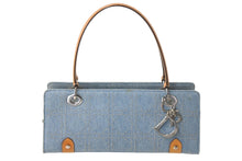 Load image into Gallery viewer, Christian Dior クリスチャンディオール ハンドバッグ 長方形 カナージュスタッズ ホリゾンタルバッグ イタリア製 ヌメ革 ブルー 美品 中古 4c068032