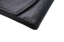 Load image into Gallery viewer, CHANEL シャネル 二つ折り財布 コンパクトウォレット ココマーク 8番台 フランス製 キャビアスキン ブラック ゴールド 美品 中古 4c068039