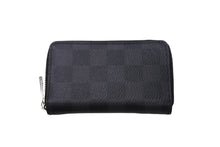 Load image into Gallery viewer, 極美品 LouisVuitton ルイヴィトン ジッピーコインパース ダミエグラフィット N63076 フランス製 PVC ブラック シルバー 中古 4c068043