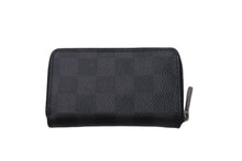 Load image into Gallery viewer, 極美品 LouisVuitton ルイヴィトン ジッピーコインパース ダミエグラフィット N63076 フランス製 PVC ブラック シルバー 中古 4c068043