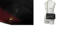 Load image into Gallery viewer, CHANEL シャネル マトラッセ23 チェーンショルダーバッグ 2番台 ラムスキン ゴールド金具 ブラック 美品 中古 4c068084