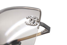 Load image into Gallery viewer, 極美品 CHANEL シャネル サングラス 4092-B c.124/6I サイズ62□15 120 シルバー グレー プラスチック ラインストーン 中古 4c068228