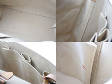 Load image into Gallery viewer, LOUIS VUITTON ルイヴィトン シンディー シャーマン カメラメッセンジャー ショルダーバッグ M40287 美品 中古 4c068247