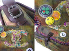 Load image into Gallery viewer, 極美品 CHANEL シャネル エンブロイダリー グラフィティ ショルダーバッグ A92789 ココマーク 20番台 カーキ シルバー金具 中古 4c068271