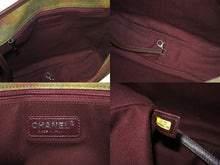 Load image into Gallery viewer, 極美品 CHANEL シャネル エンブロイダリー グラフィティ ショルダーバッグ A92789 ココマーク 20番台 カーキ シルバー金具 中古 4c068271