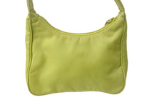 Load image into Gallery viewer, 極美品 PRADA プラダ ホーボー ハンドバッグ ワンショルダーバッグ K3414 トライアングルロゴ ライムグリーン ナイロン シルバー金具 中古 4c068301