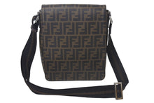 Load image into Gallery viewer, FENDI フェンディ ズッカ柄 ショルダーバッグ 7VA215/B0W イタリア製 PVC ブラウン ブラック シルバー金具 美品 中古 4c068324