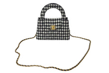 Load image into Gallery viewer, 極美品 CHANEL シャネル ミニハンドバッグ ショルダーバッグ 千鳥 ブラック/ホワイト ランダムシリアル AS4416 中古 4c068345
