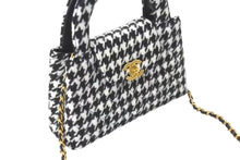Load image into Gallery viewer, 極美品 CHANEL シャネル ミニハンドバッグ ショルダーバッグ 千鳥 ブラック/ホワイト ランダムシリアル AS4416 中古 4c068345